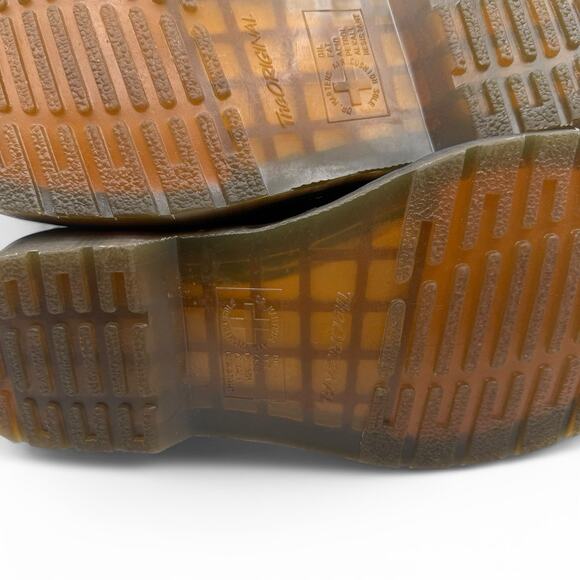 Doc Martens 11822 The ORIGINAL Black Leather AirWair 8-Eye size 8M /10W NEW - Picture 5 of 8